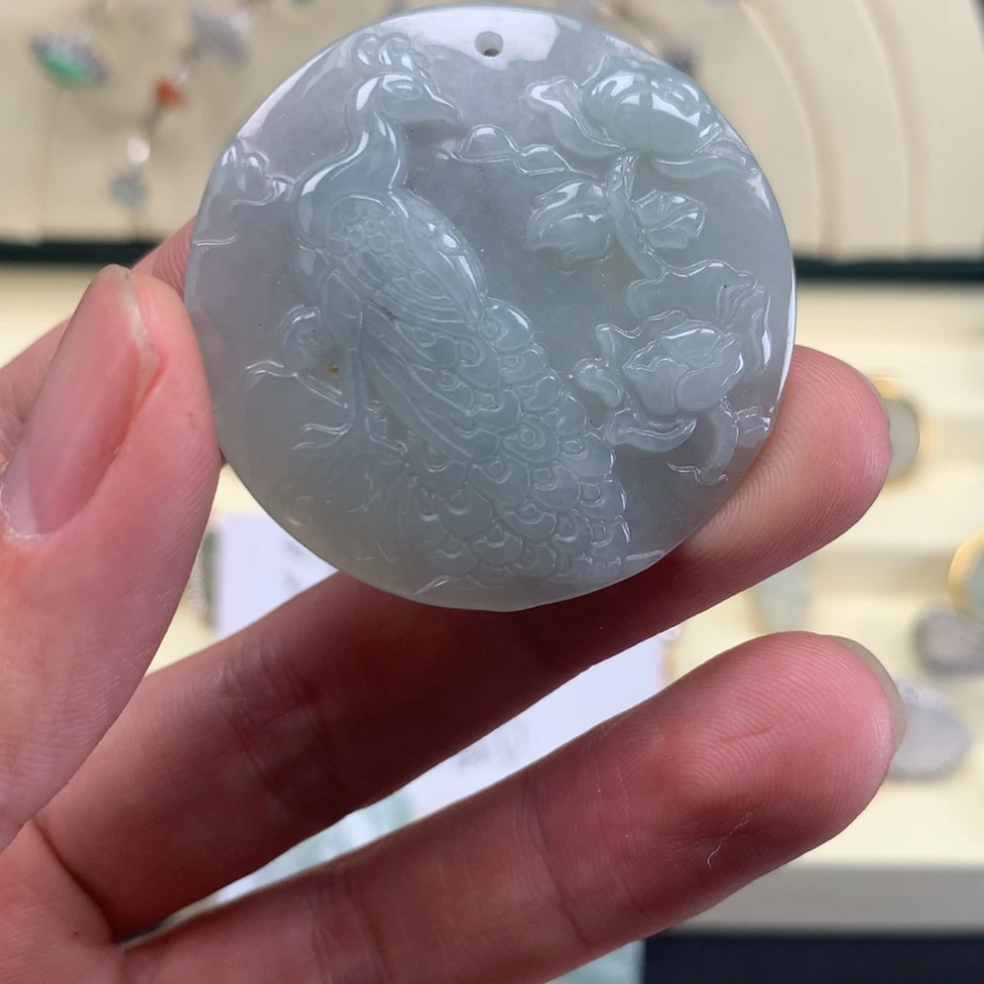 翡翠未镶嵌颈饰凤凰