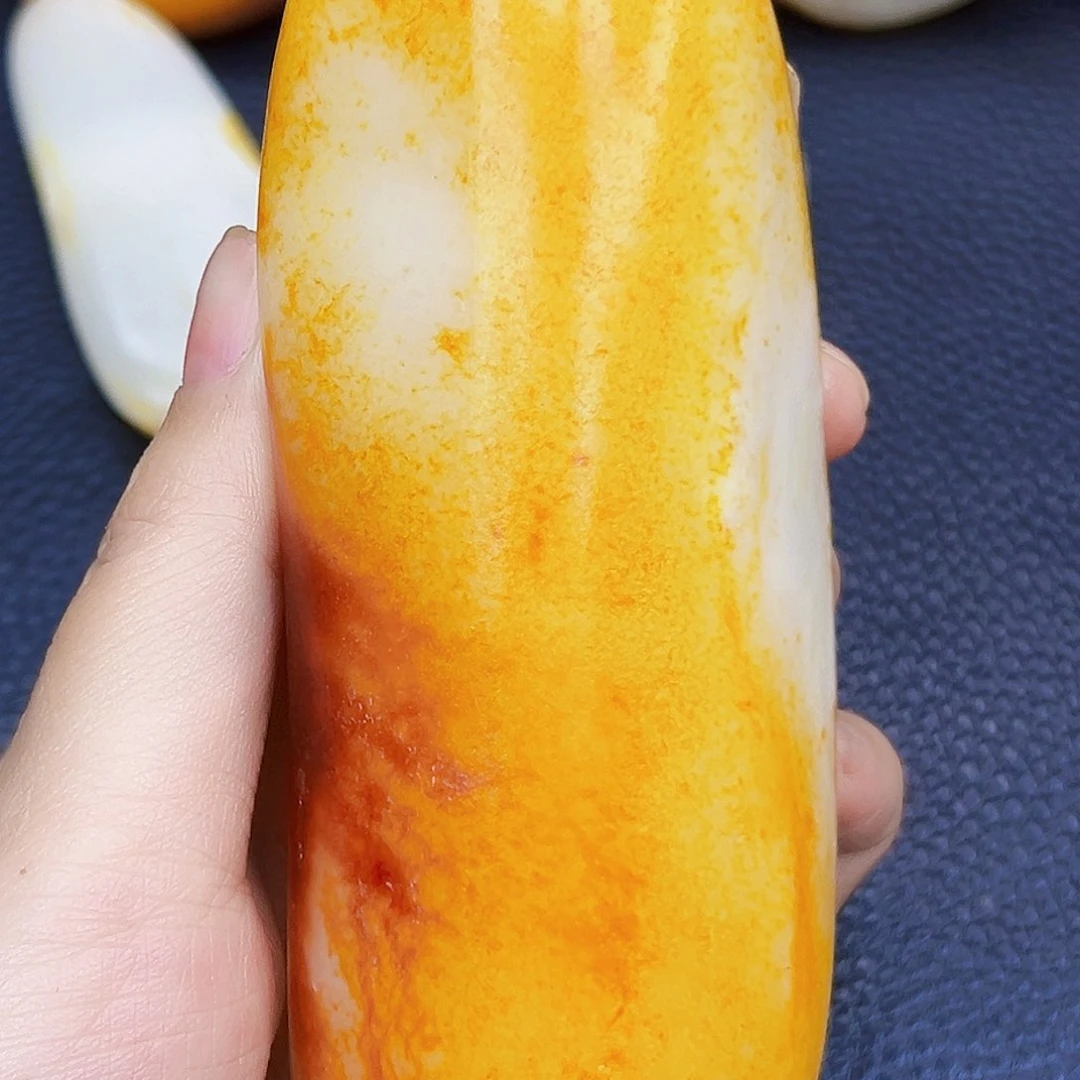 和田玉未镶嵌珠宝奇石孤****情