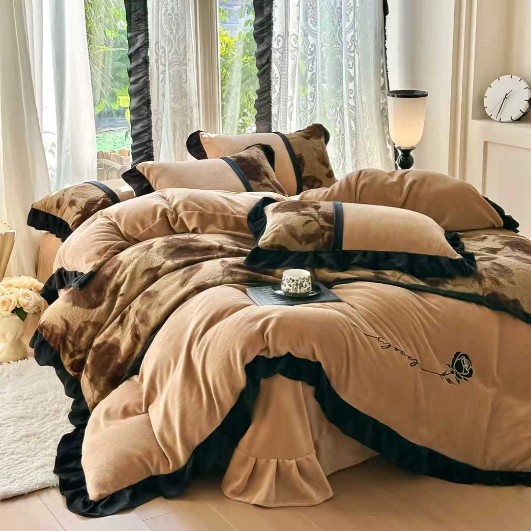 2025新款A类法式拼接绣花兔兔绒牛奶绒四件套YH