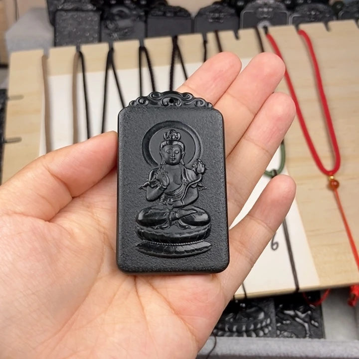 和田玉未镶嵌颈饰钻*