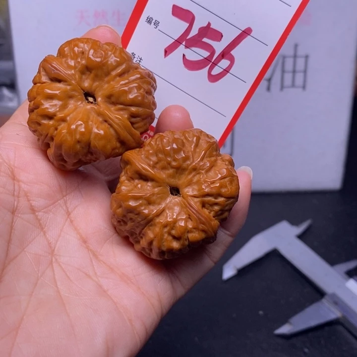 文玩核桃把件756，38蛤蟆头色差
