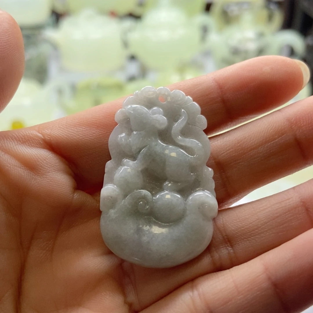 日****蛇纹石玉未镶嵌生肖