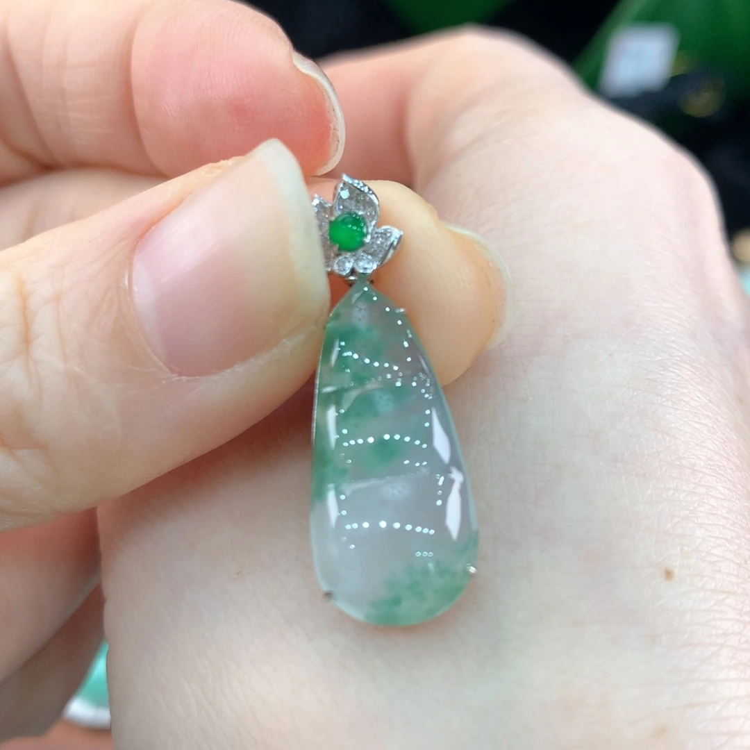 翡翠吊坠(不含链)18K金镶嵌