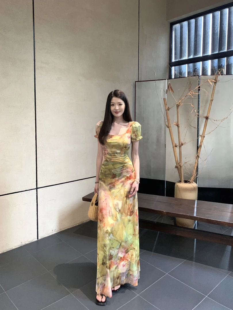 弹力网纱腰部压褶显瘦遮肚子气质百搭韩系连衣长裙