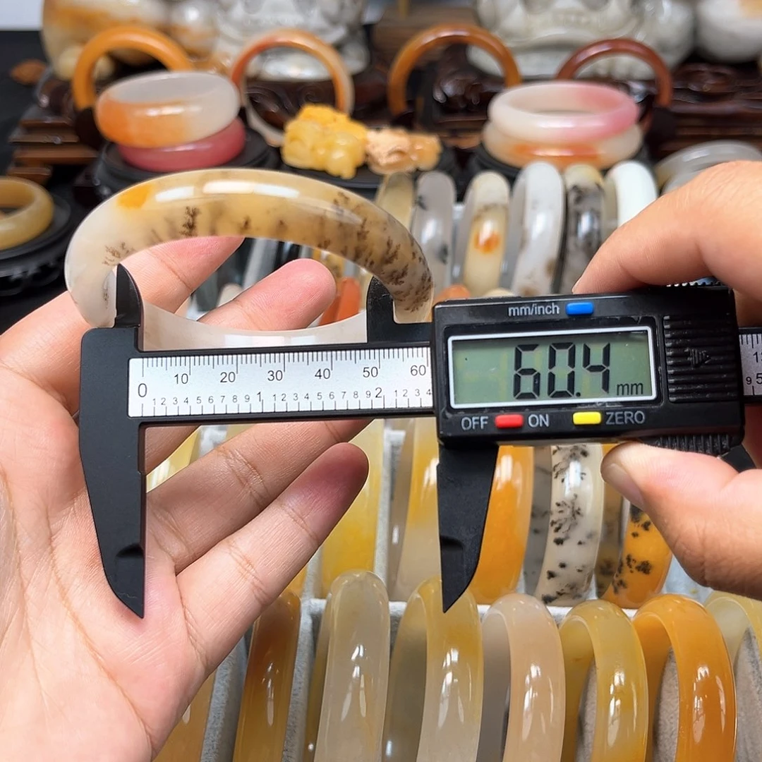 石英质玉（黄龙玉）未镶嵌手镯