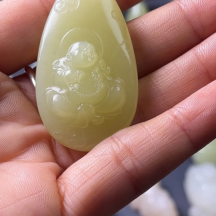 碧***天和田玉（黄玉）未镶嵌颈饰