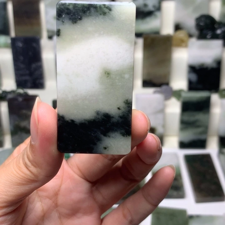 未镶嵌独山玉颈饰