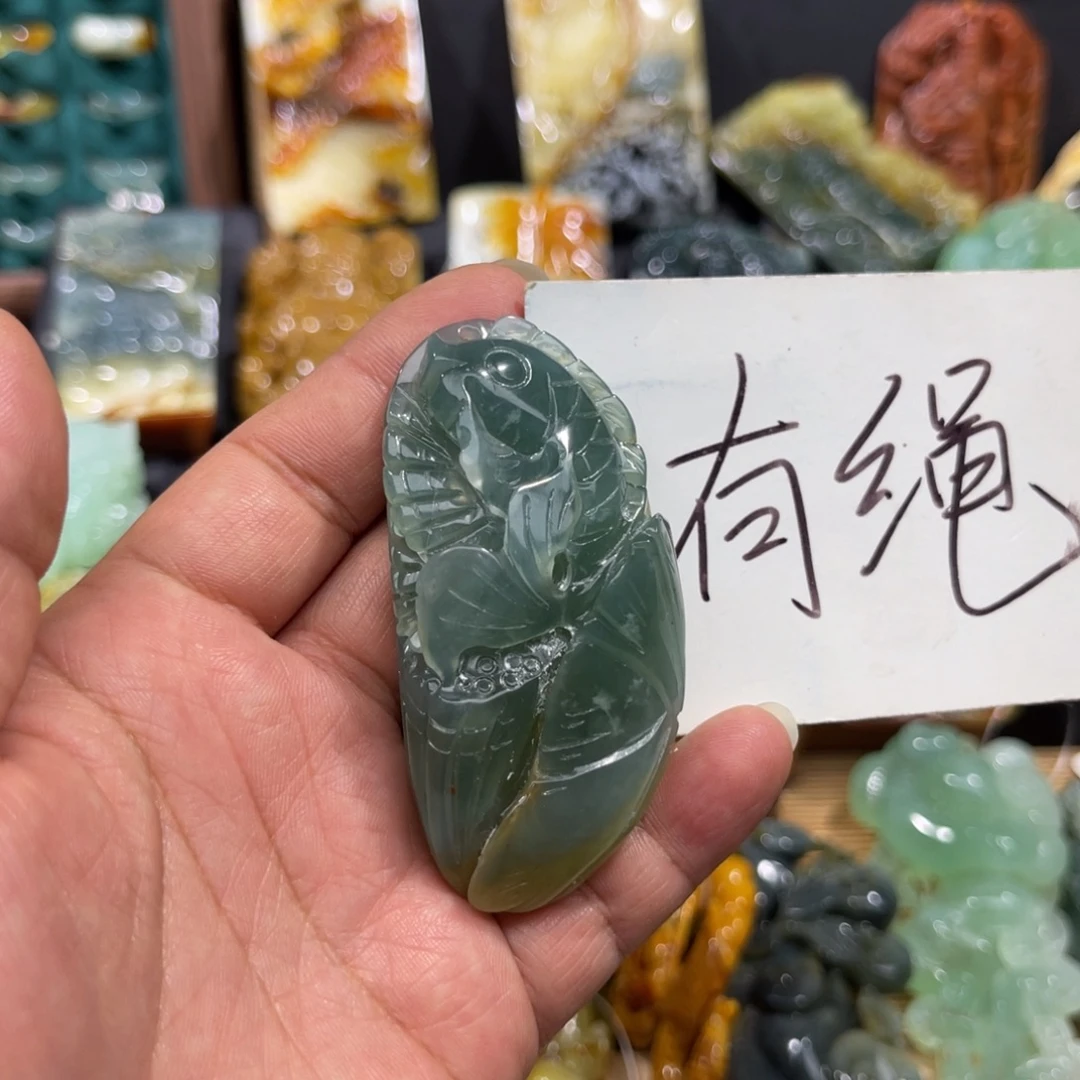 未镶嵌蛇纹石玉颈饰