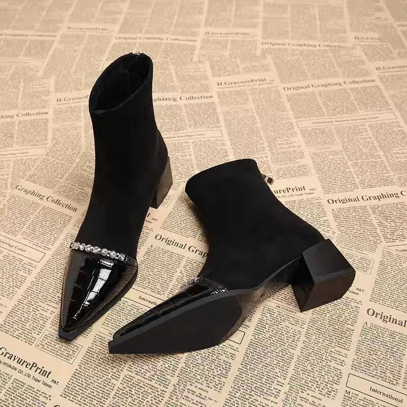 高跟袜靴2025新款秋冬欧货爆款尖头短靴女法式小踝靴高级感瘦瘦靴