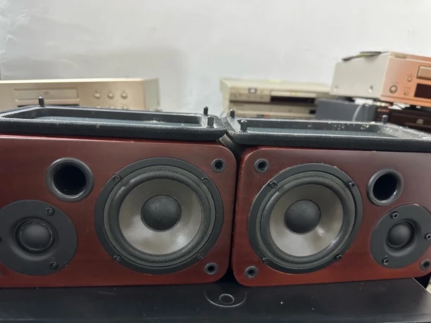 8新  二手SIMAN小音箱一对，包邮