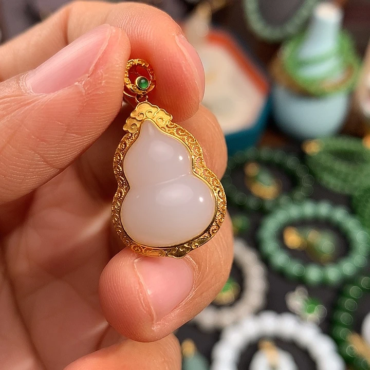 和田玉未镶嵌颈饰