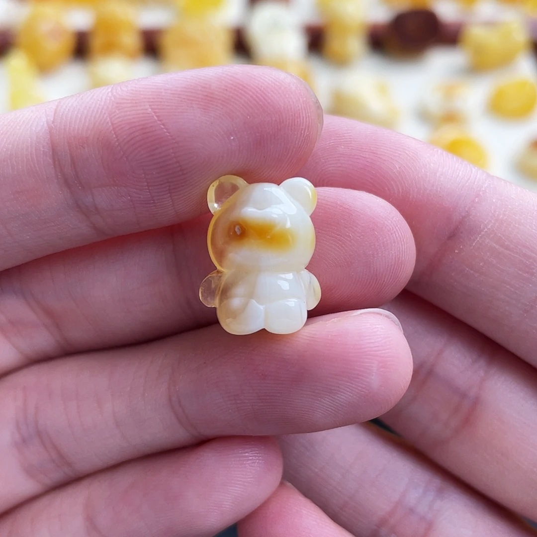 未镶嵌琥珀珠宝奇石