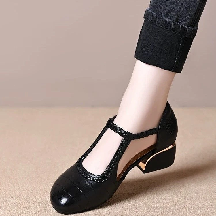 2025夏季新款时尚包头编织石头纹粗跟单鞋气质百搭简约凉鞋中空鞋