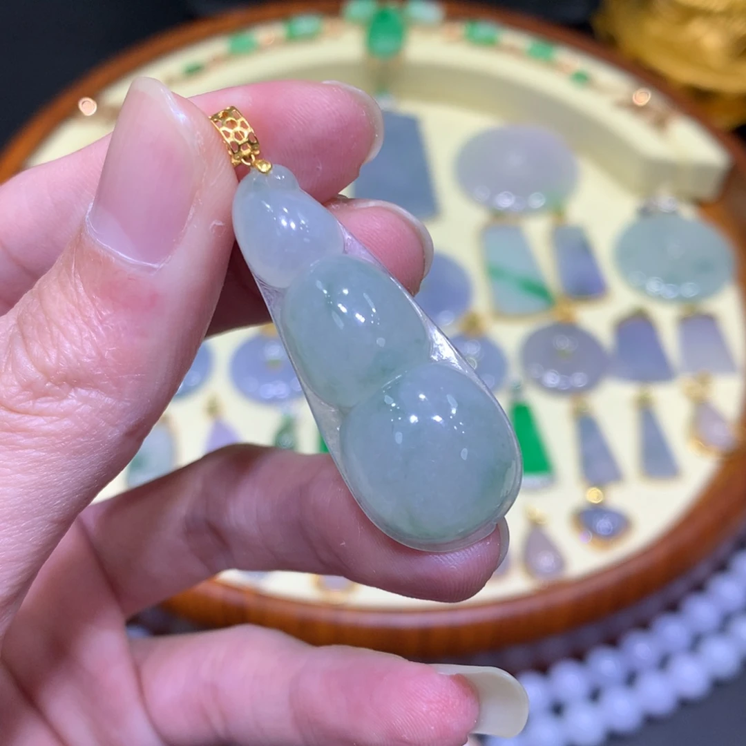 翡翠吊坠(不含链)18K金镶嵌