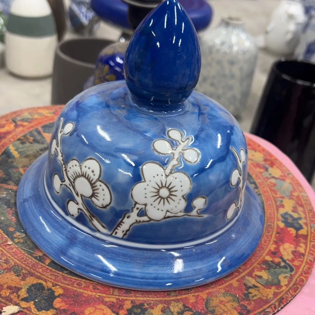 微瑕青花瓷器值得厚爱