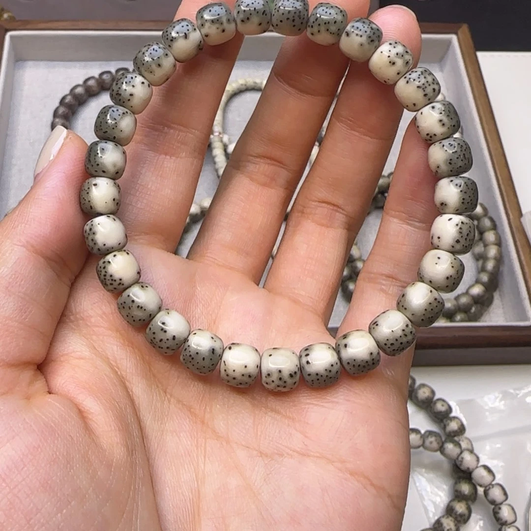 星月菩提手串石玉绿包白河豚8×7