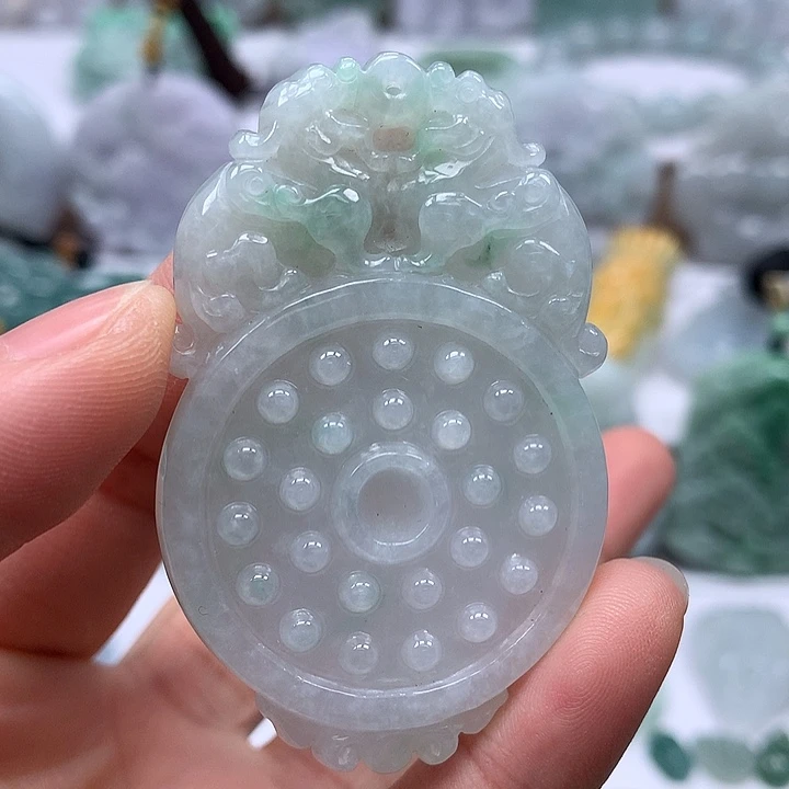 翡翠未镶嵌颈饰貔貅福利福利