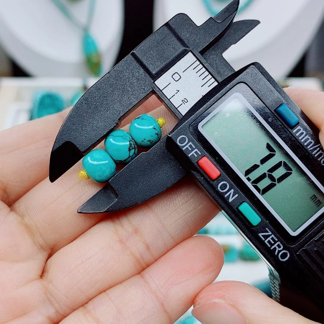 绿松石未镶嵌颈饰