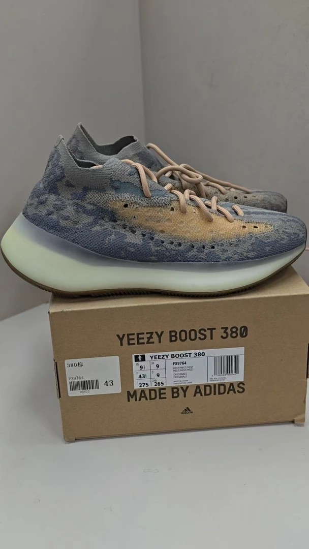 yeezy 380  43码 全新原盒 9月26