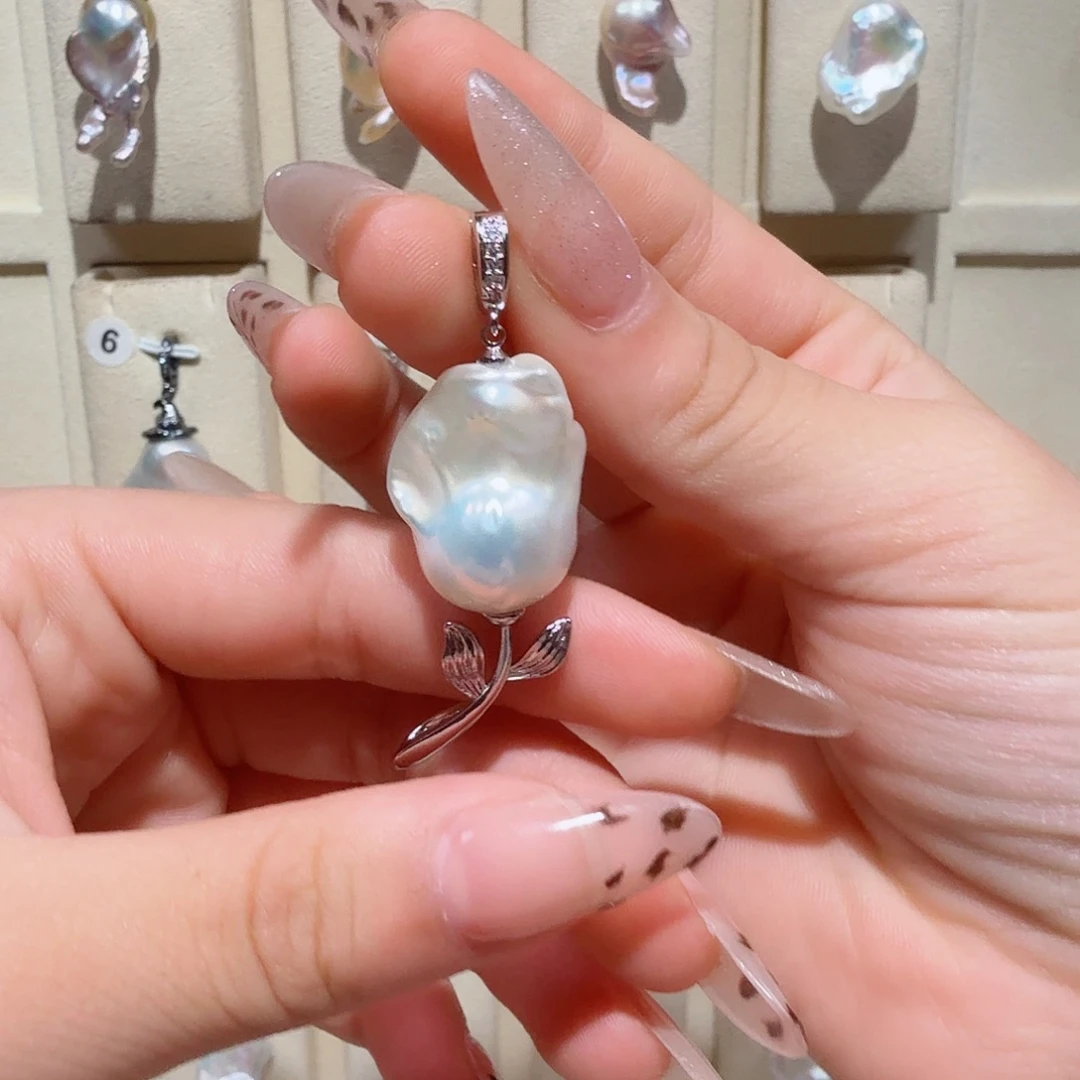 魏***魏合金颈饰淡水珍珠