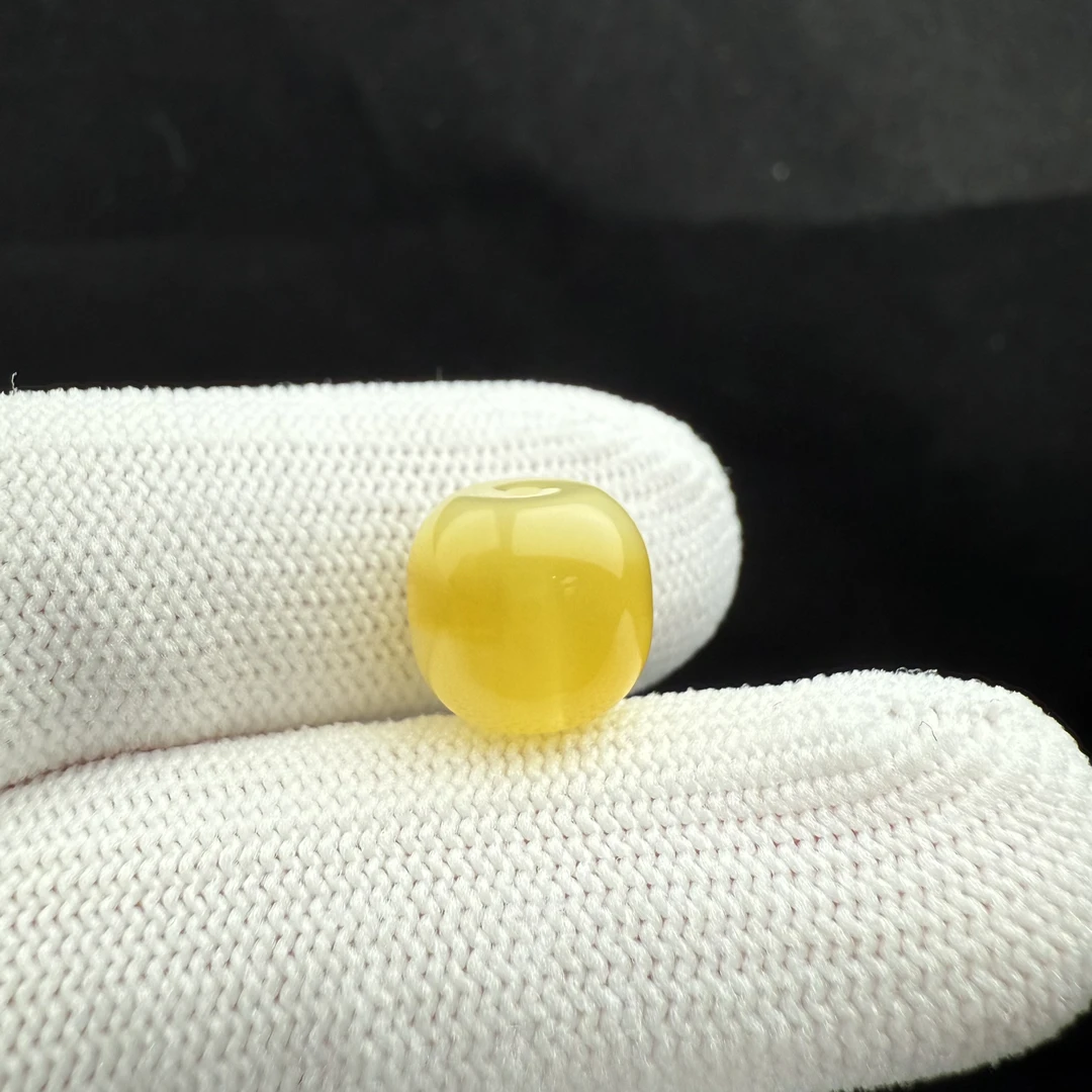 J8194天然原矿俄料蜜蜡墩子10.7*9.9mm支持复检假一罚十