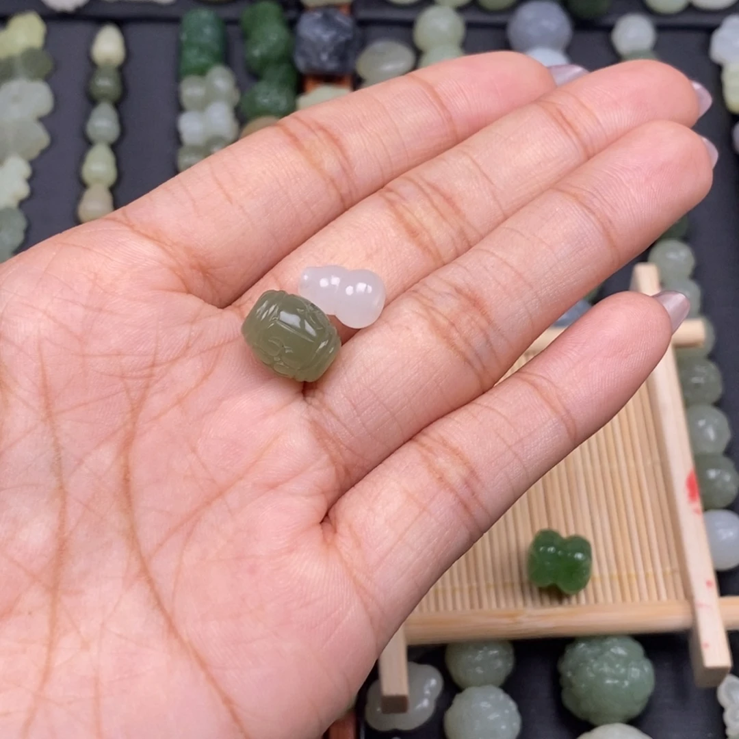 花***Z颈饰未镶嵌和田玉