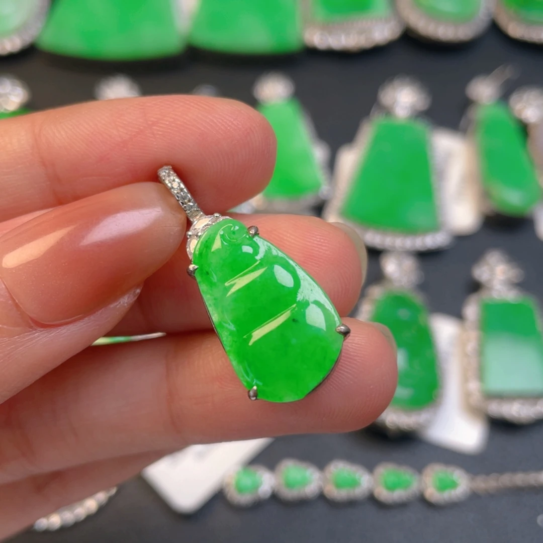 颈饰银S925镶嵌翡翠