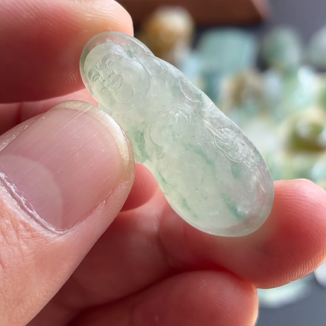 定制翡翠未镶嵌佛