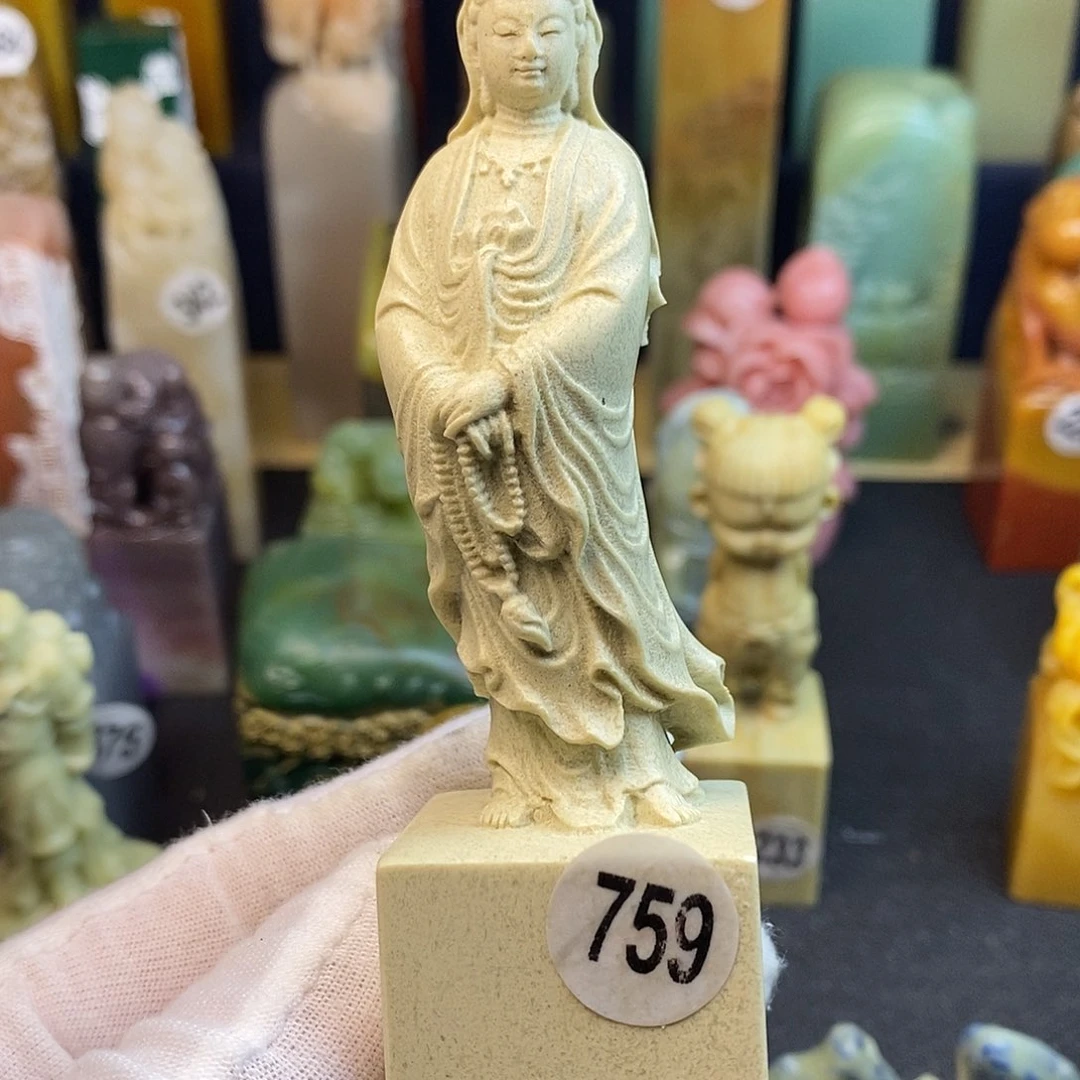 青田石篆刻艺术家的作品