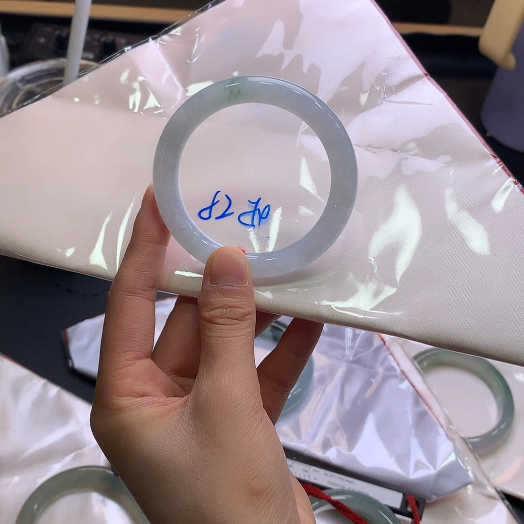 翡翠未镶嵌手镯翡翠