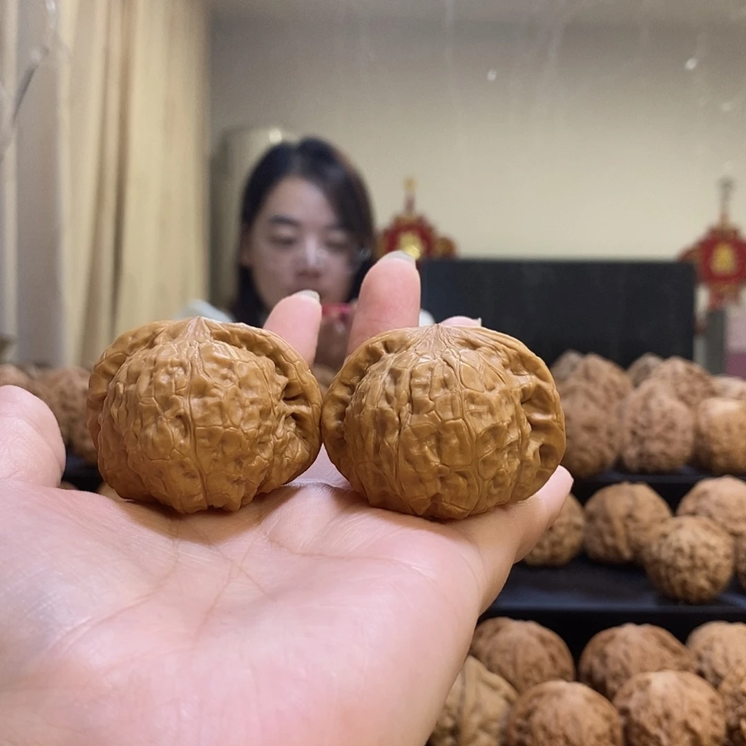 把件文玩核桃43底歪南瓜墩打底了
