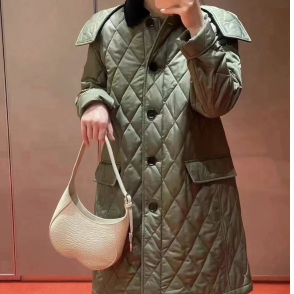 99新 BURBERRY/博柏利 纯色绗缝翻领单排扣大衣军绿色/S码/E00434