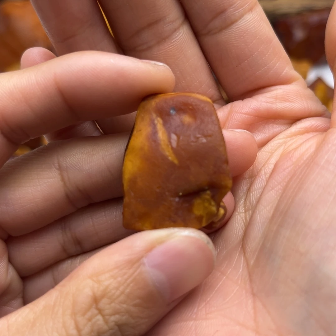定制琥珀未镶嵌蜜蜡定制原石打孔吊坠