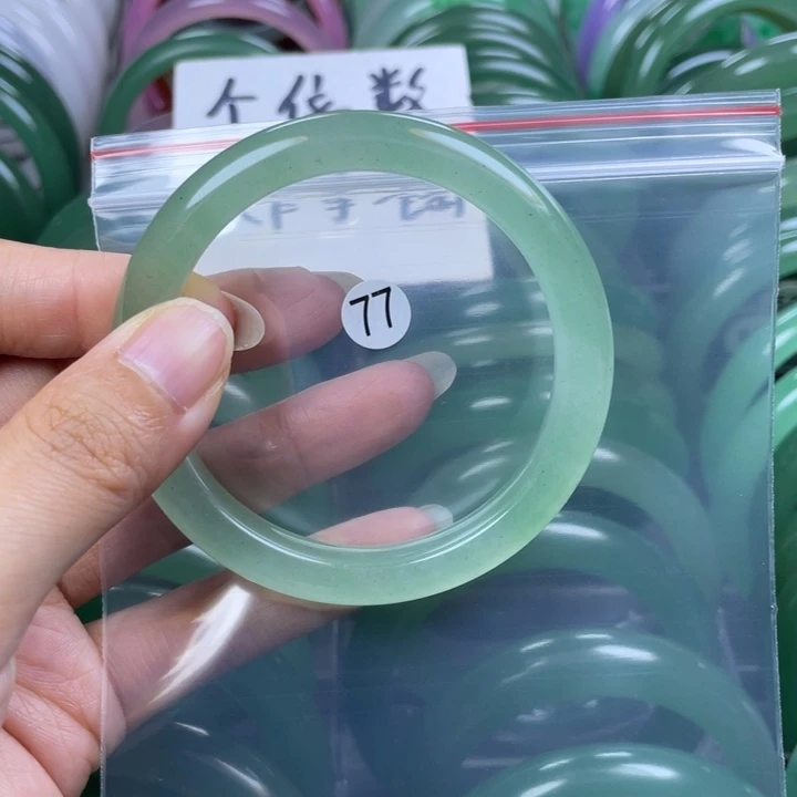 未镶嵌手镯石英岩玉56