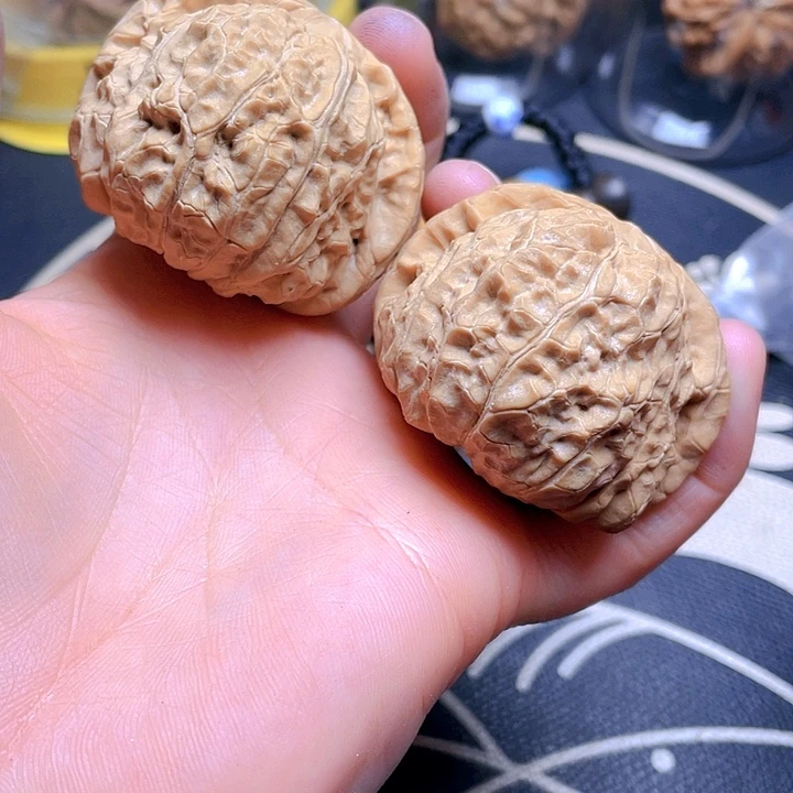 文玩核桃吊坠南瓜炖一对