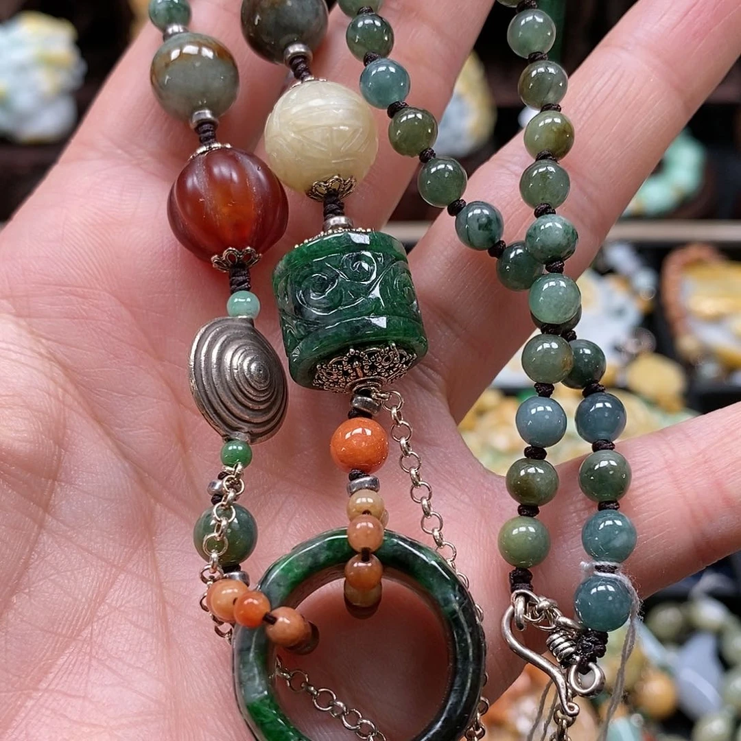 翡翠颈饰未镶嵌翡翠