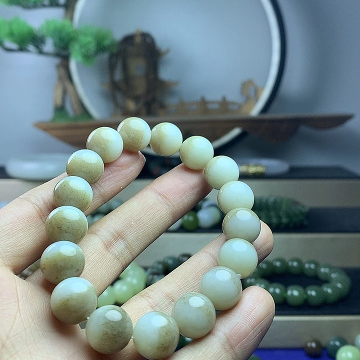 和田玉未镶嵌手串