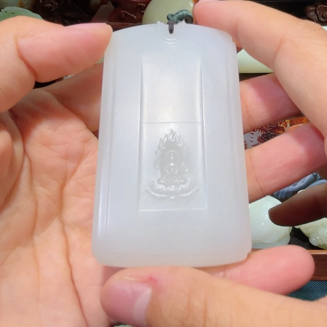 和田玉未镶嵌把件