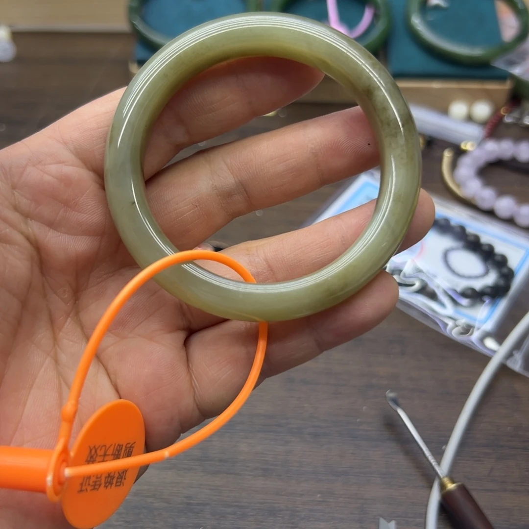 和田玉未镶嵌手镯54.4圈围471