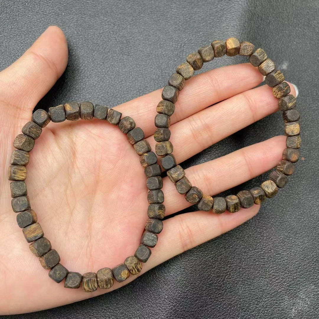 【玉经纶】-40989/Q46-沉香手串-多样性发其一