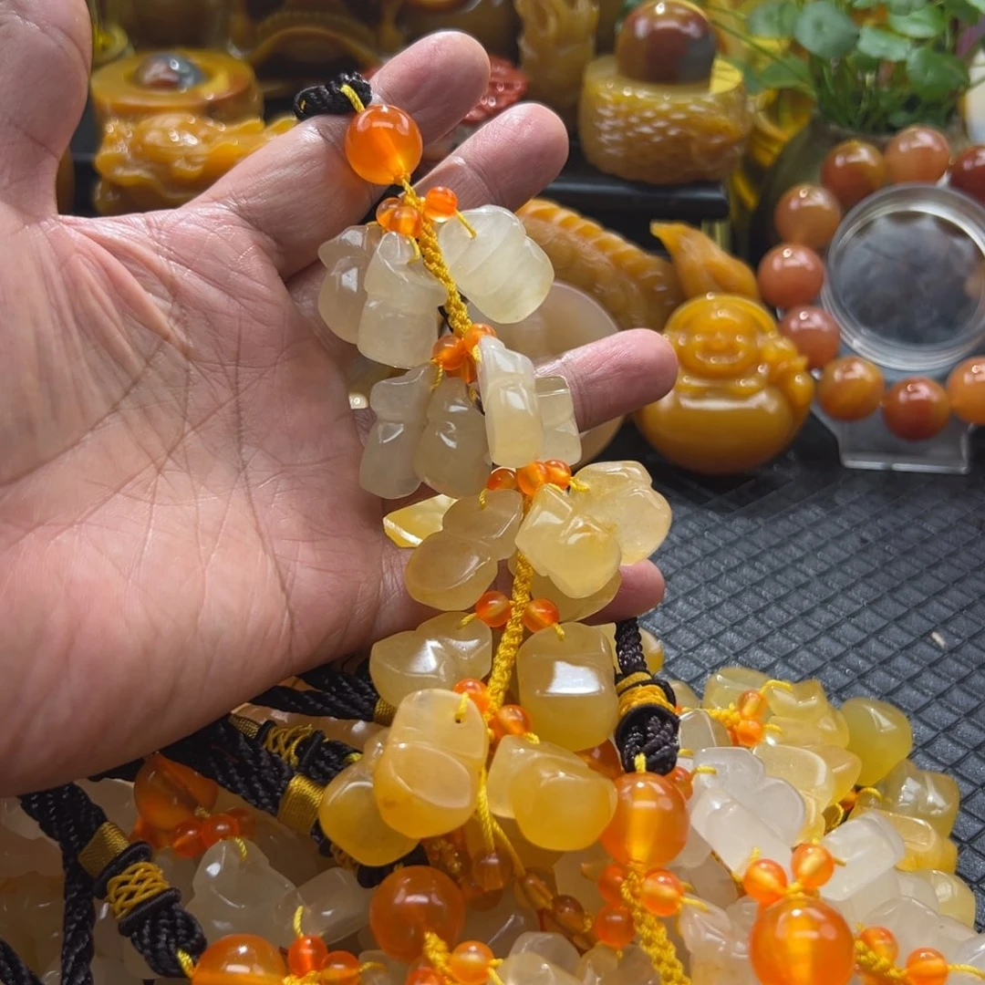 石英质玉未镶嵌颈饰