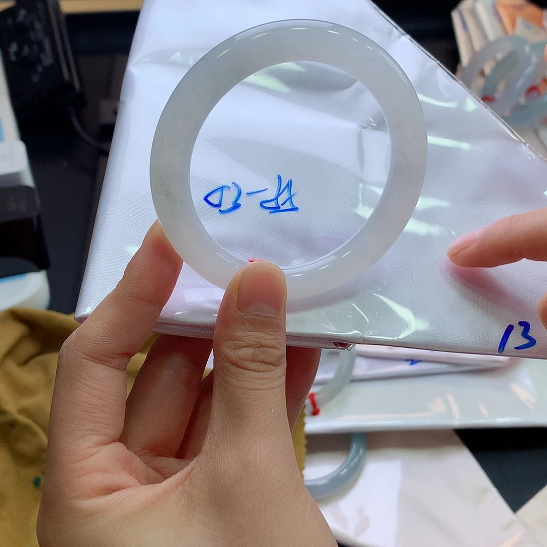 翡翠未镶嵌手镯买断