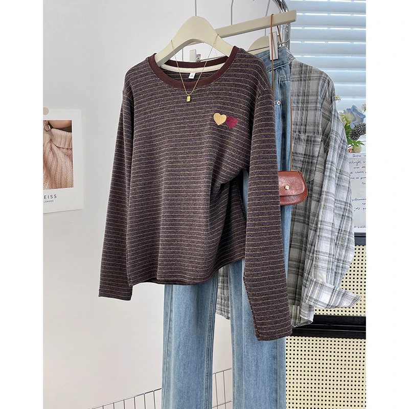 爱心刺绣撞色条纹宽松洋气休闲长袖T恤2025年秋冬磨毛圆领打底衫