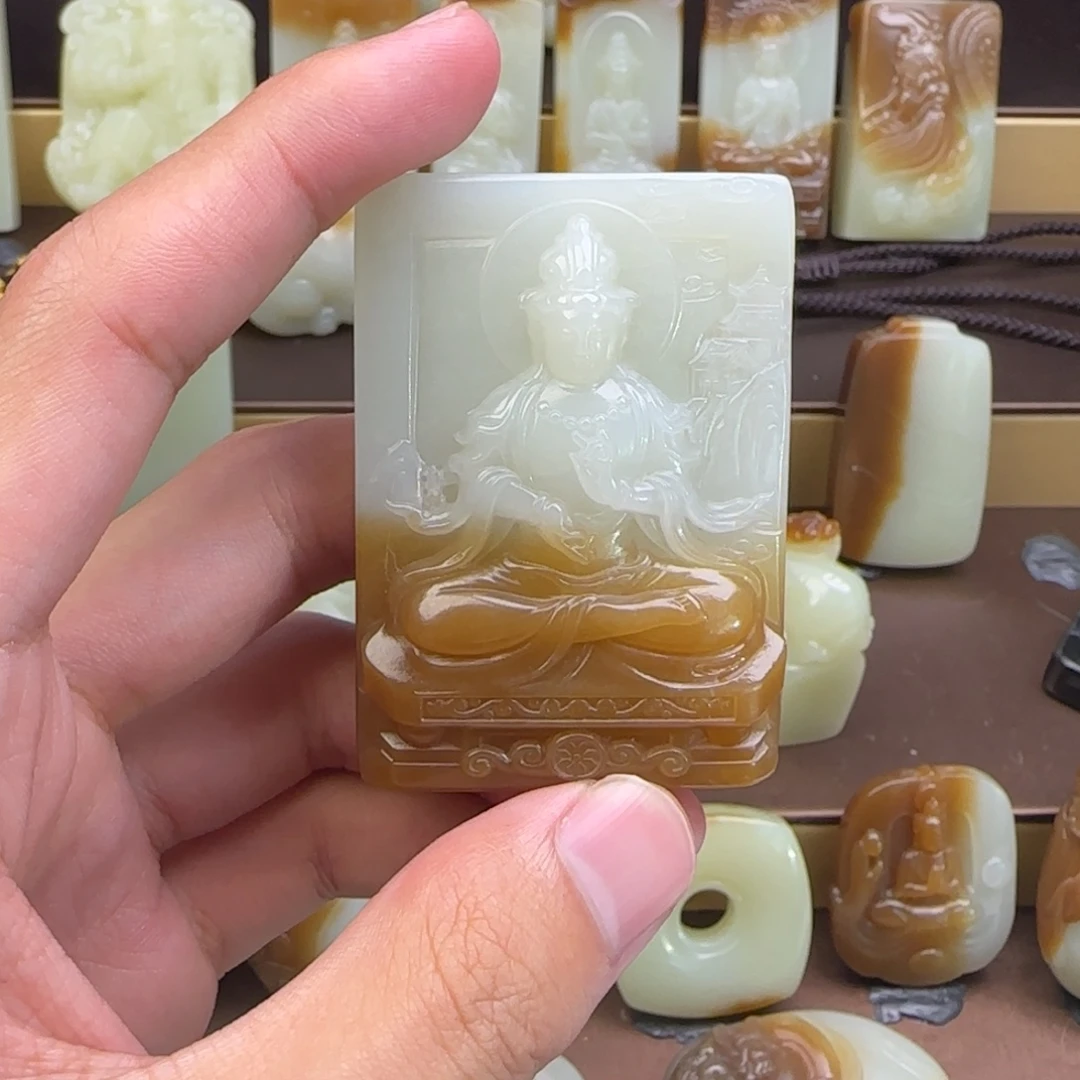 御***人和田玉（糖玉）未镶嵌颈饰