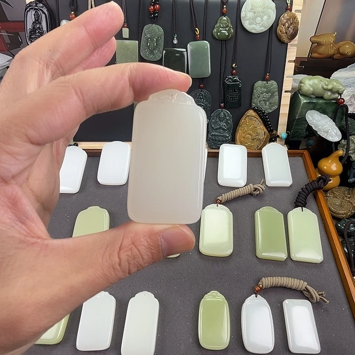 银***河玉大三五修长白祥云牌