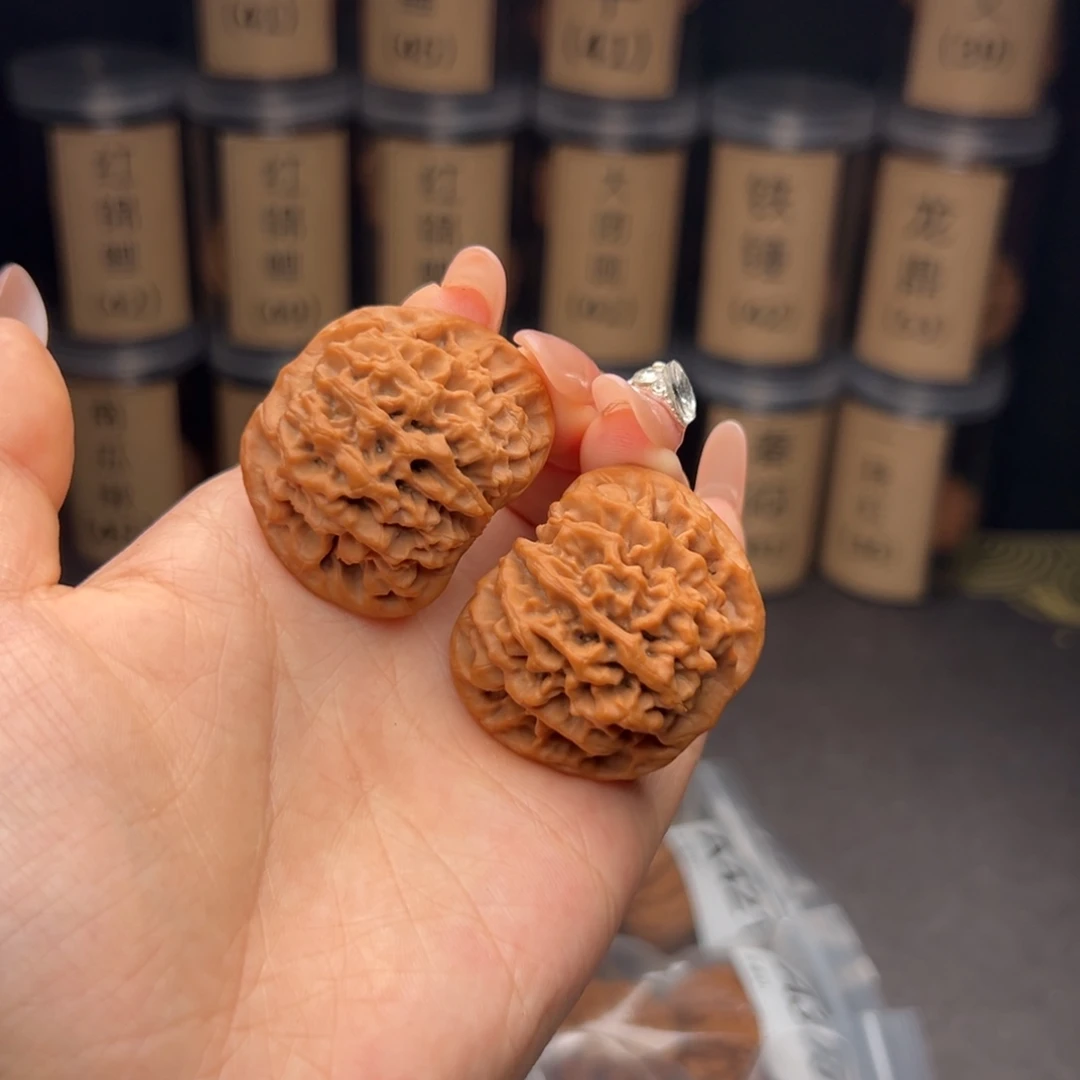 八***家文玩核桃吊坠秦闷