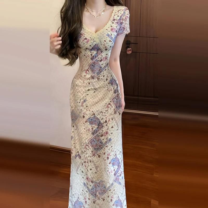 法式高级感碎花连衣裙子女夏季款新款小个子气质修身包臀长裙1138