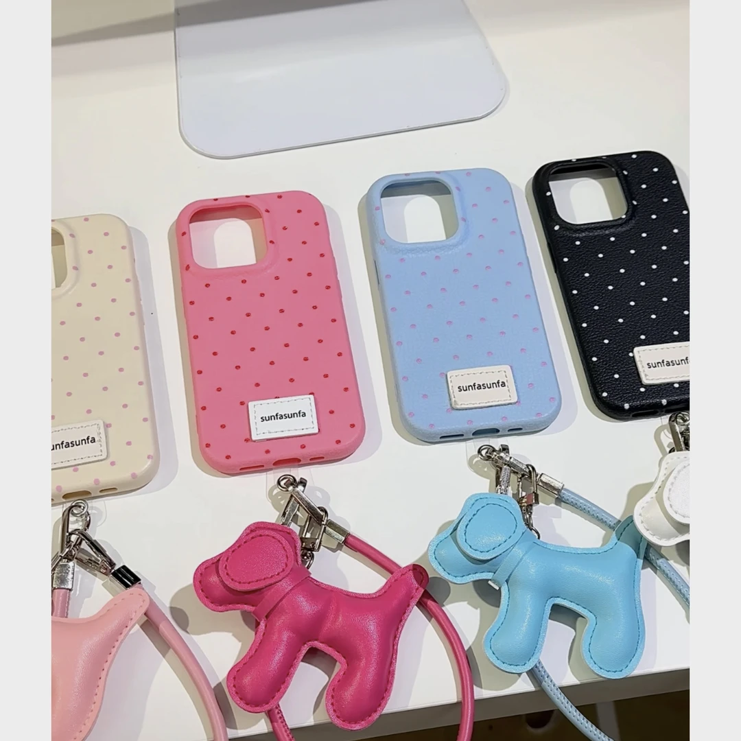 简约波点小狗皮绳适用iPhone15苹果16promax手机壳13/15软14女12
