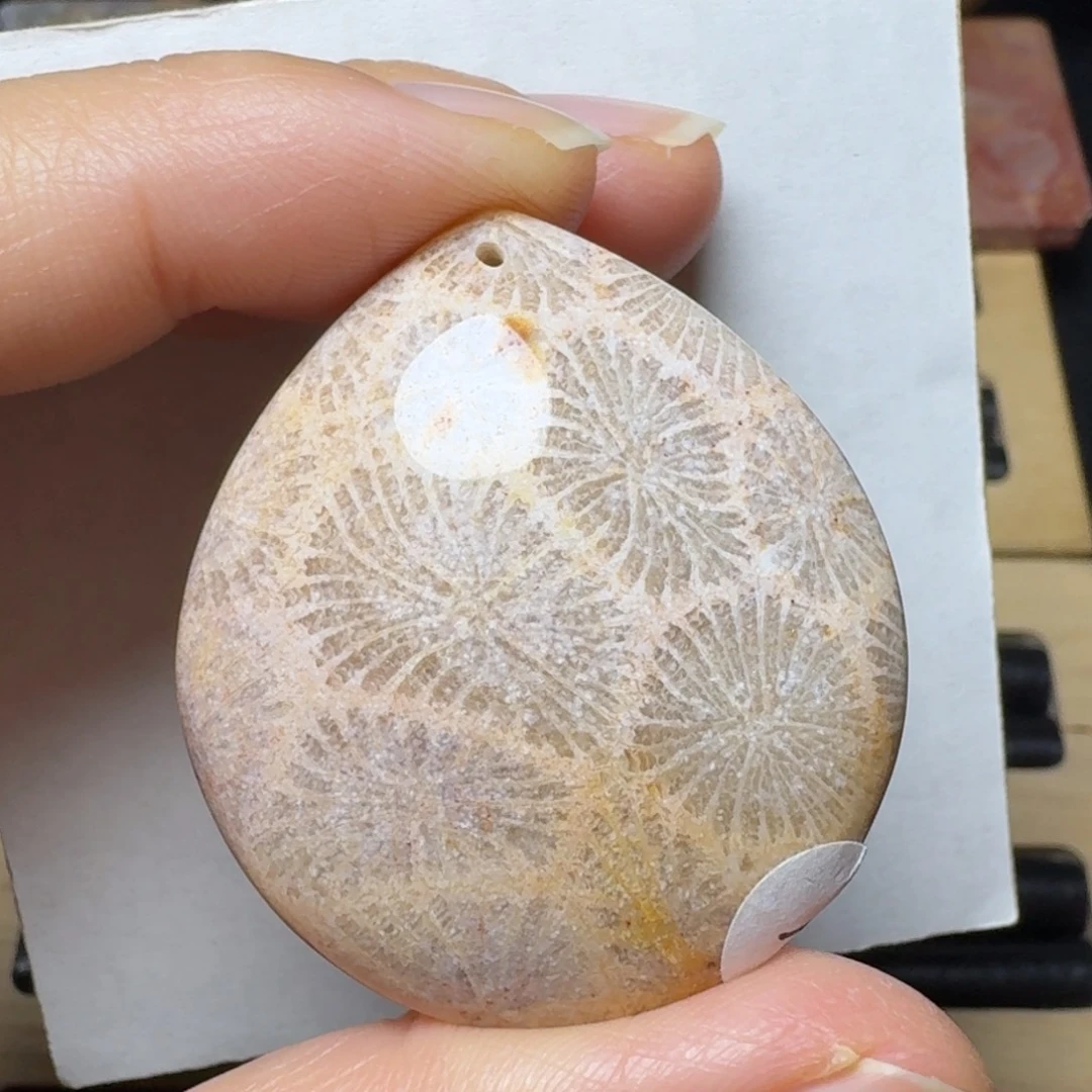 硅化玉黄粉蛛网花未镶嵌