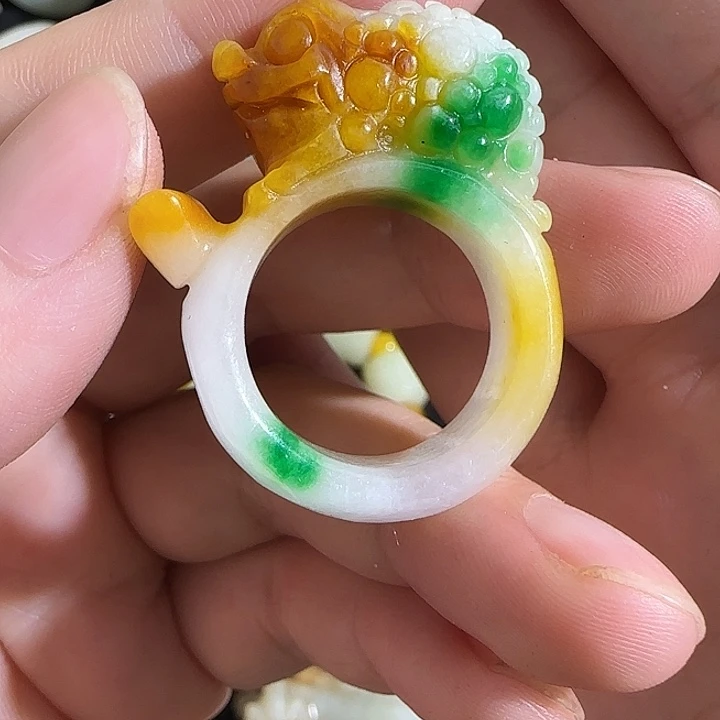 翡翠未镶嵌戒指56668856688